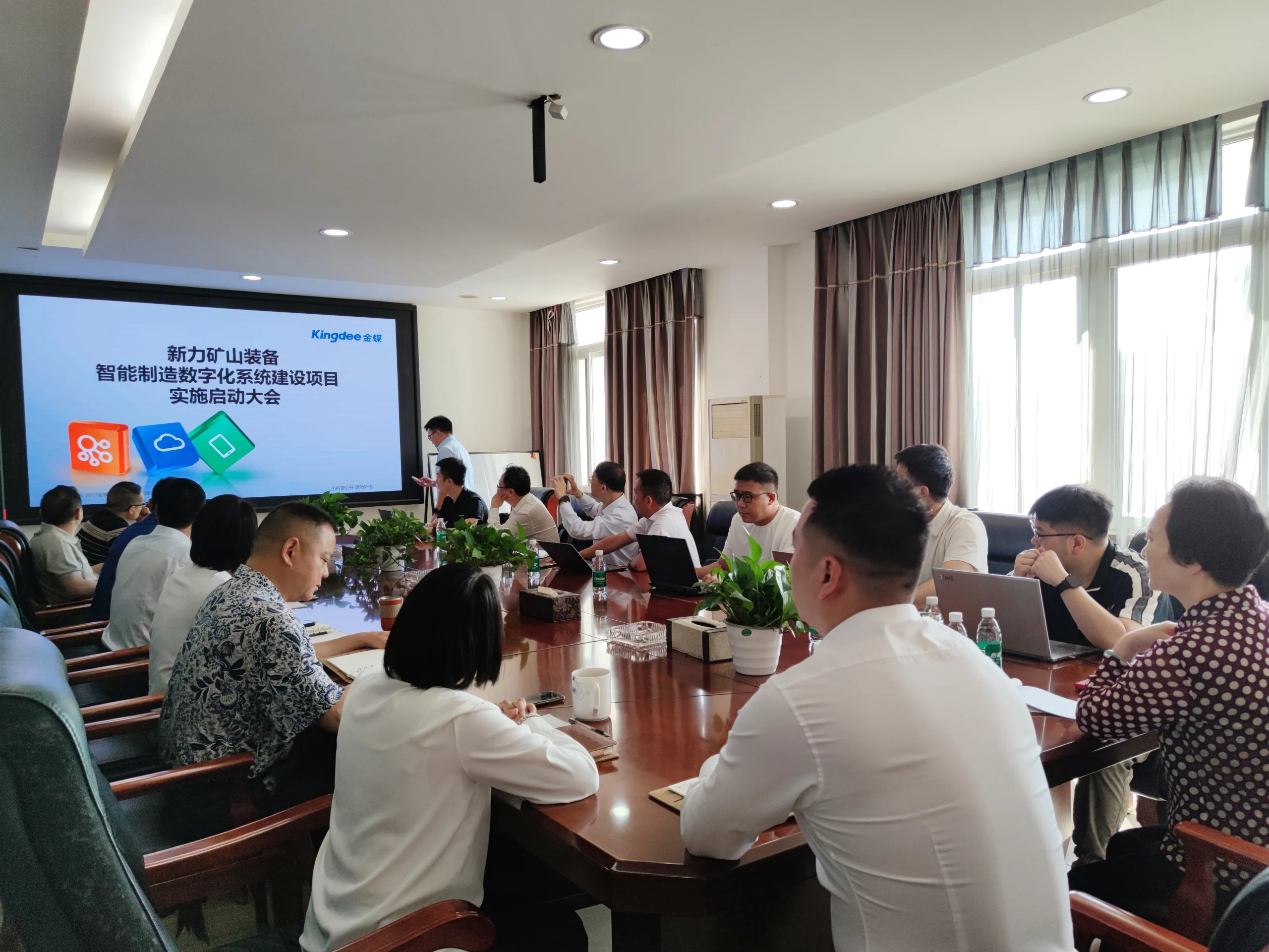 Цифровая трансформация интеллектуального производства компании «Синьли Горное Оборудование» официально стартовала11 (1)